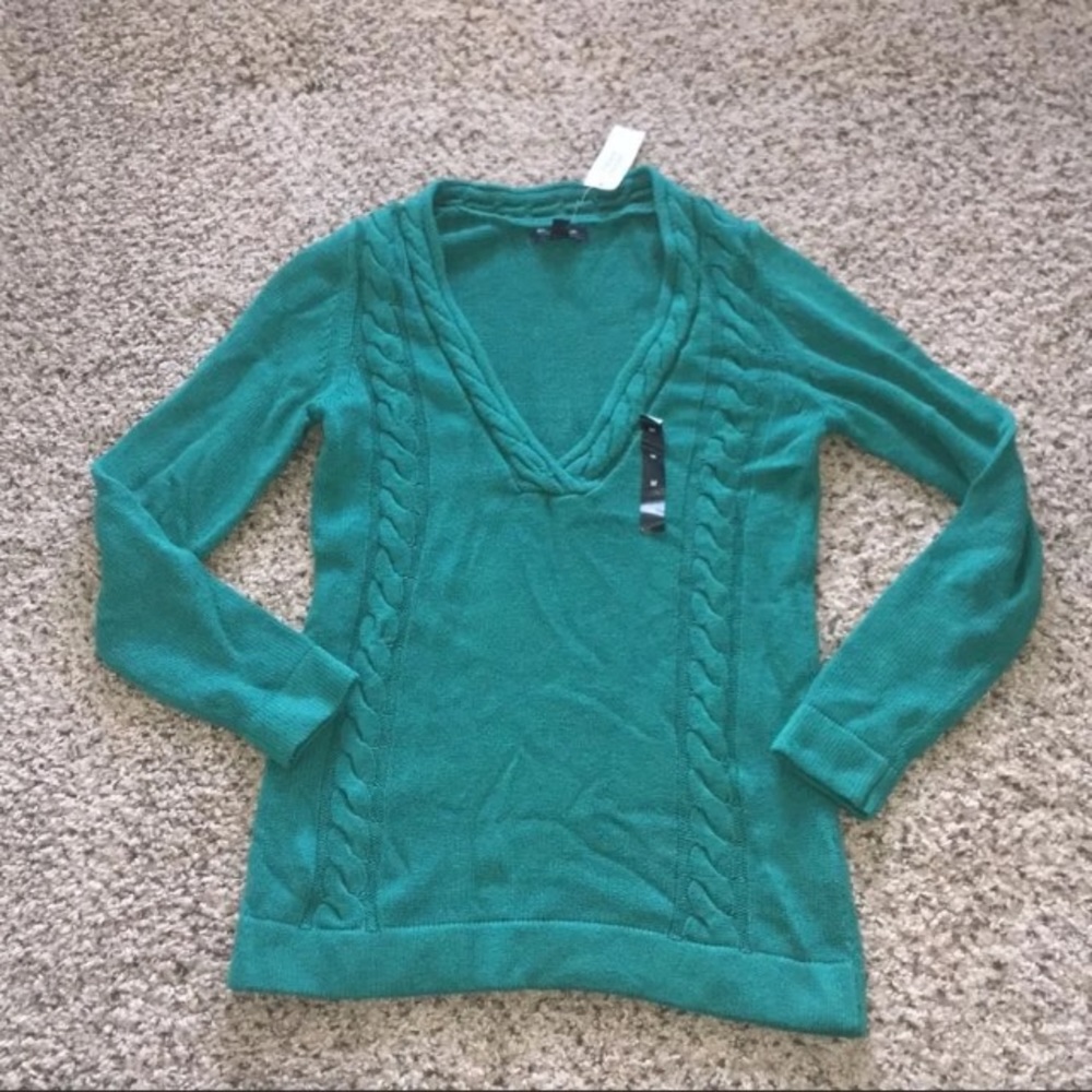NWT Banana Republic V-Neck Sweater Sz M